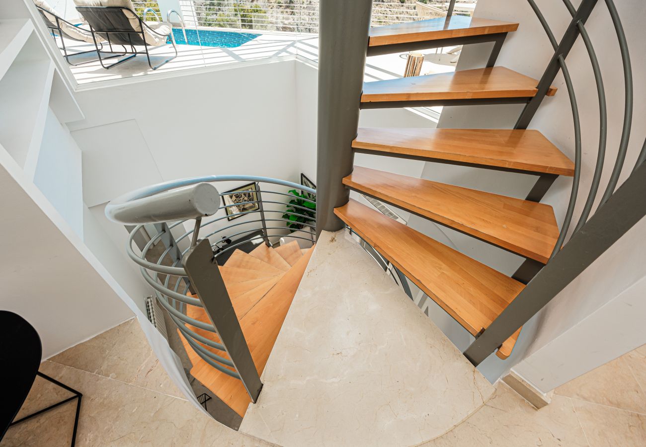 Rijhuis in Altea - AlteArt 18 by Holuxe